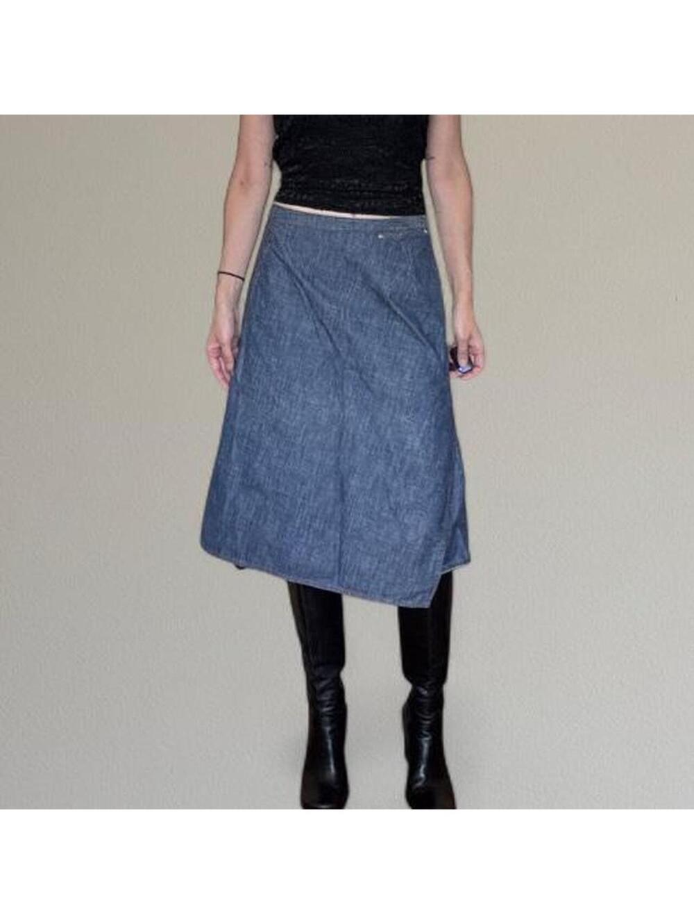 Asymmetrical denim midi skirt.